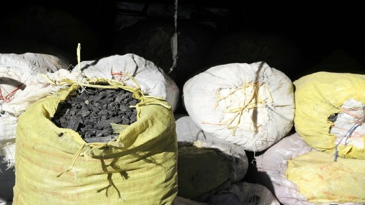 کشف ۳ تن ذغال قاچاق در دلفان