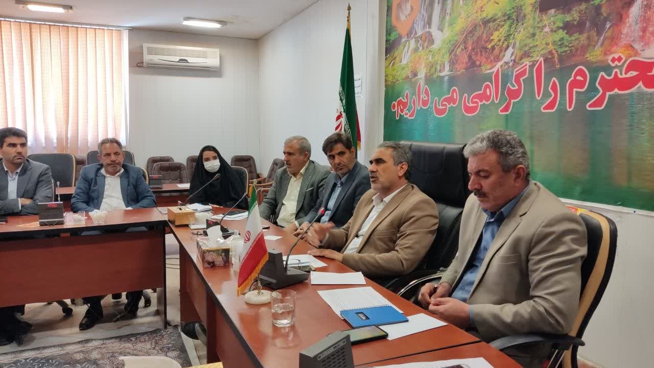 فرماندار دلفان: خودروهای شخصی حق جابجایی مسافرهای برون شهری را ندارند