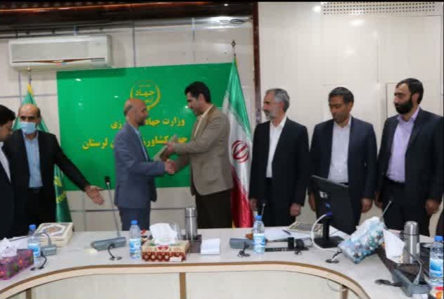 حسینی مدیر جهاد کشاورزی دلفان بعنوان مدیر برتر استان معرفی شد