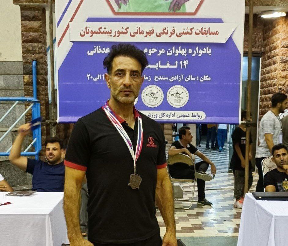 مقام قهرمانی کشتی فرنگی، توسط پیشکسوت دلفانی