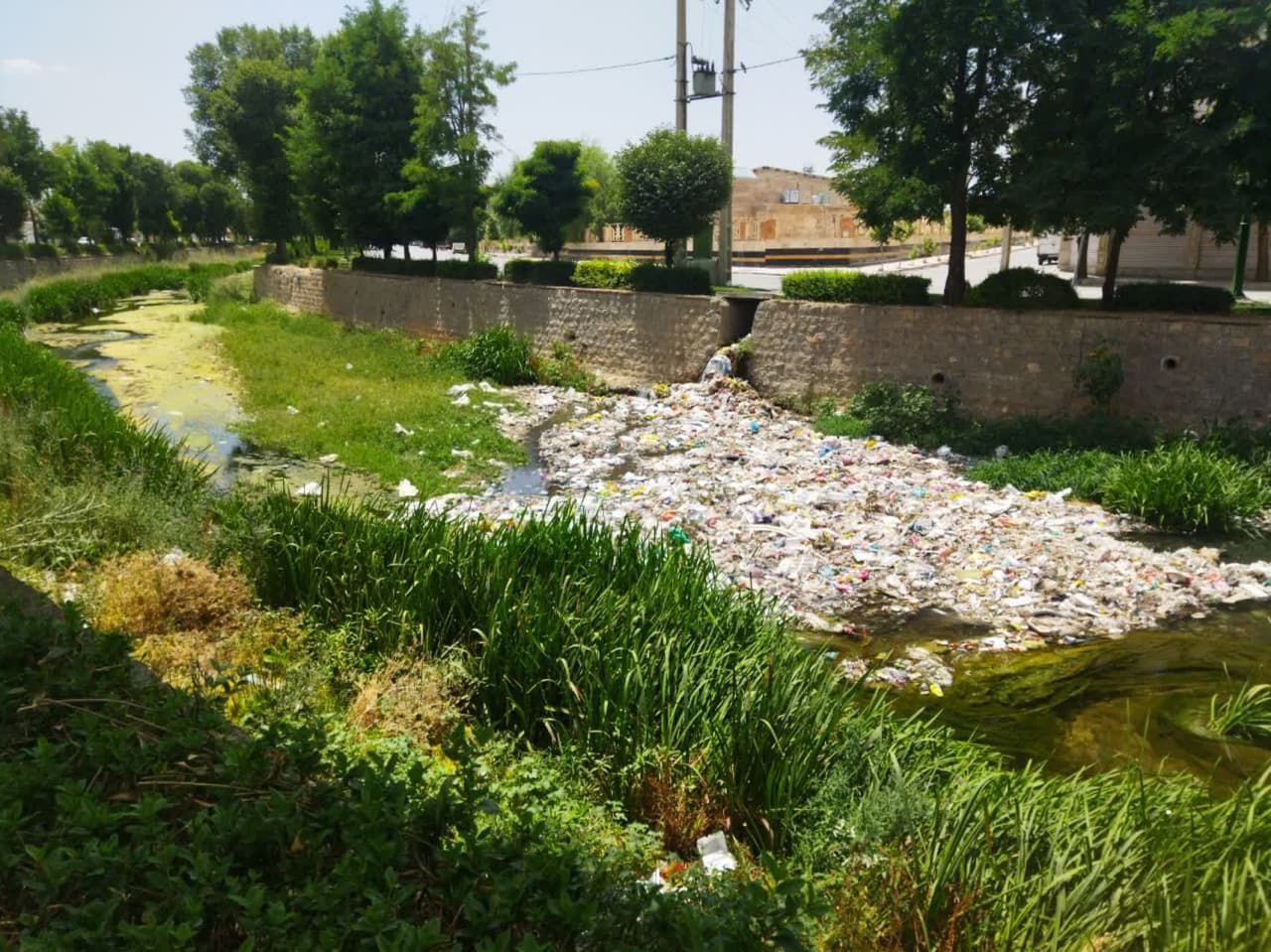 وضعیت اسفناک رودخانه سطح شهر نورآباد