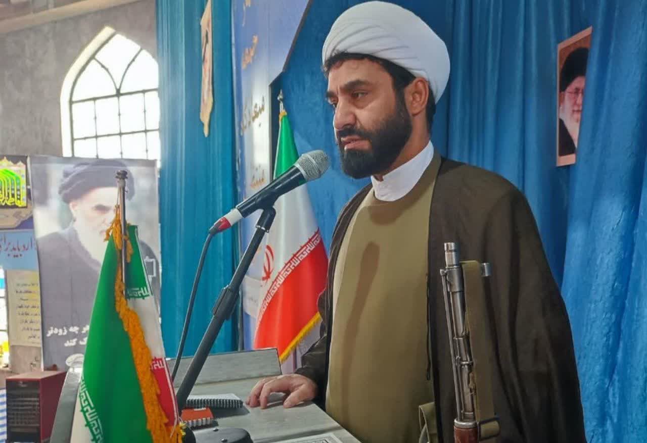امام جمعه دلفان؛ نگذاریم تولید عسل در شهرستان دلفان  تعطیل شود.