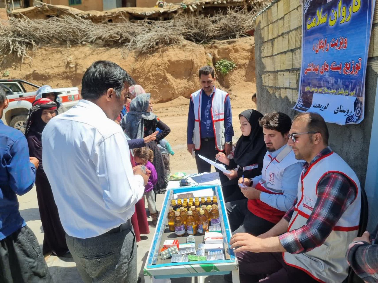 اعزام کاروان سلامت به مناطق کم برخوردار شهرستان دلفان