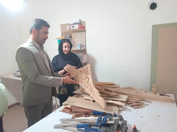 احیای هنر قواره‌بری روی چوب در دلفان