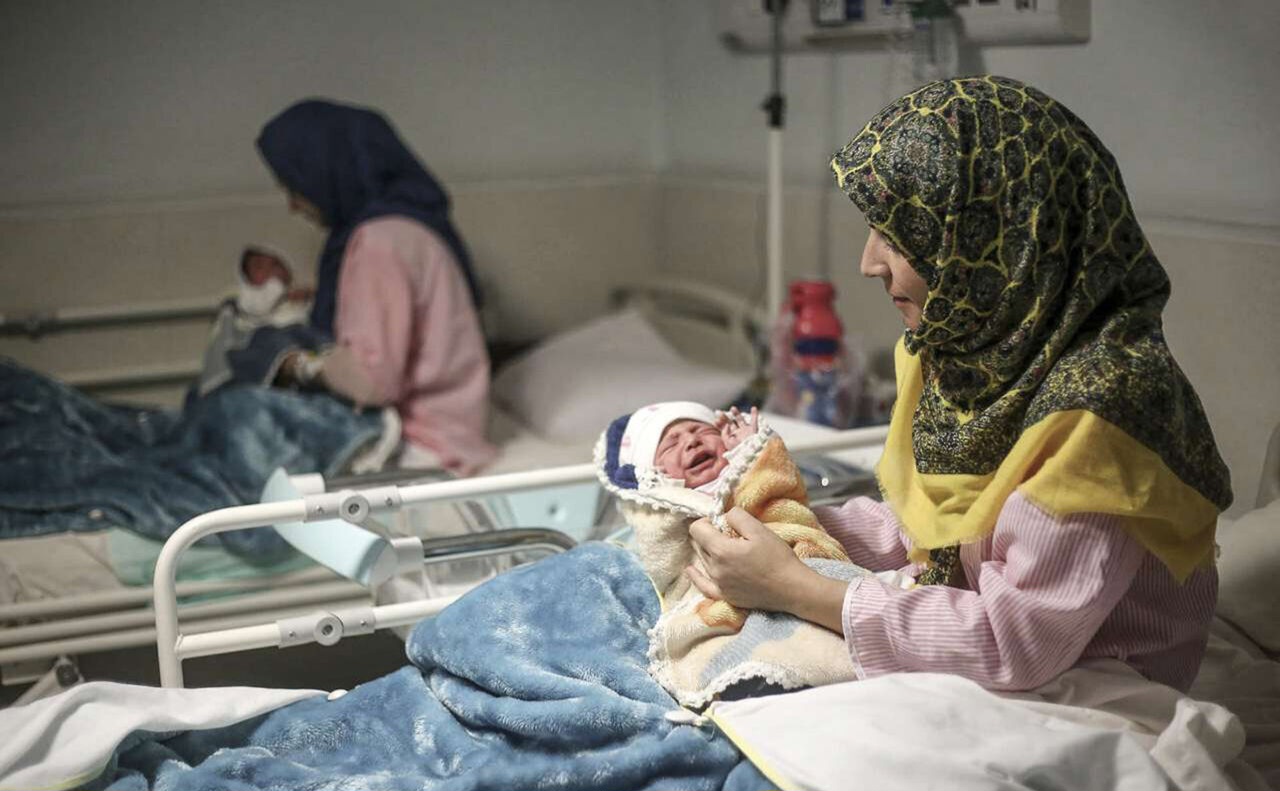 طرح حمایت تغذیه‌ای مادران باردار و شیرده دچار سوءتغذیه در دلفان چگونه اجرا می‌شود؟