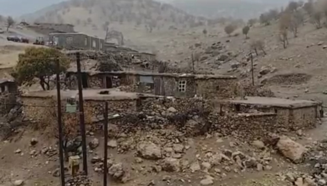 وضعیت مسکن روستایی کاکاوند و ایتیوند شهرستان دلفان
