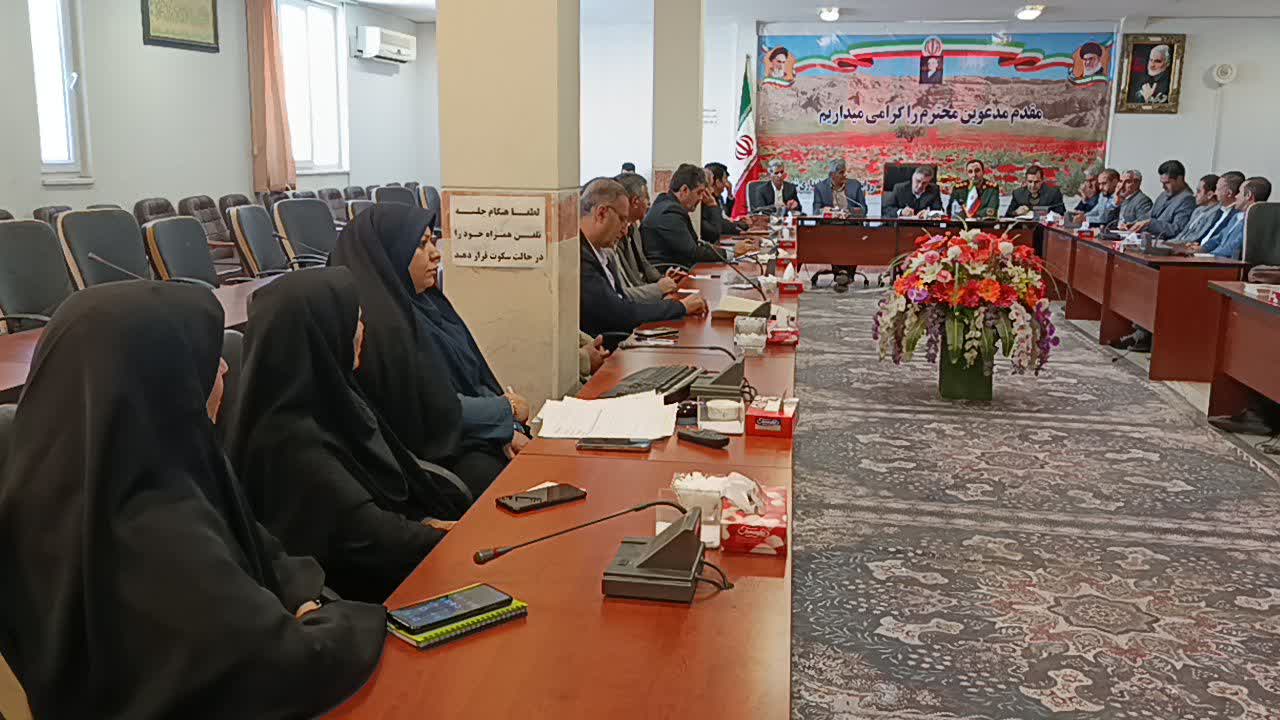 انتقاد فرماندار دلفان از نبود بانک‌های توسعه، تعاون و رسالت در نورآباد
